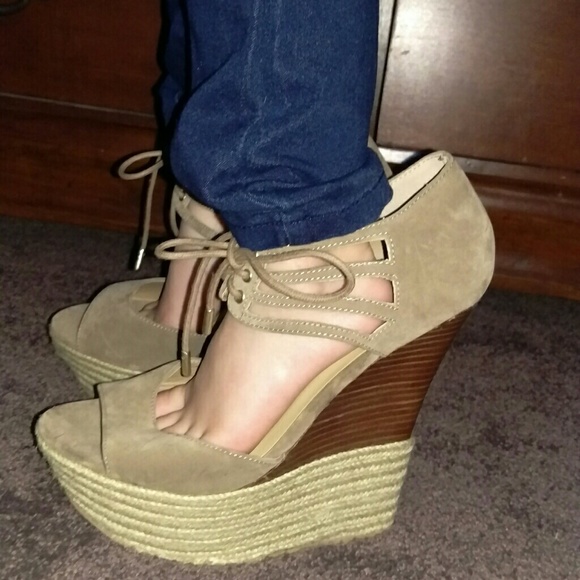 Shoes - Picture 4 of 4